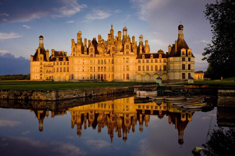 Loire Schloss Chambord Gruppenreisen Klassenfahrten Gruppenunterkunft